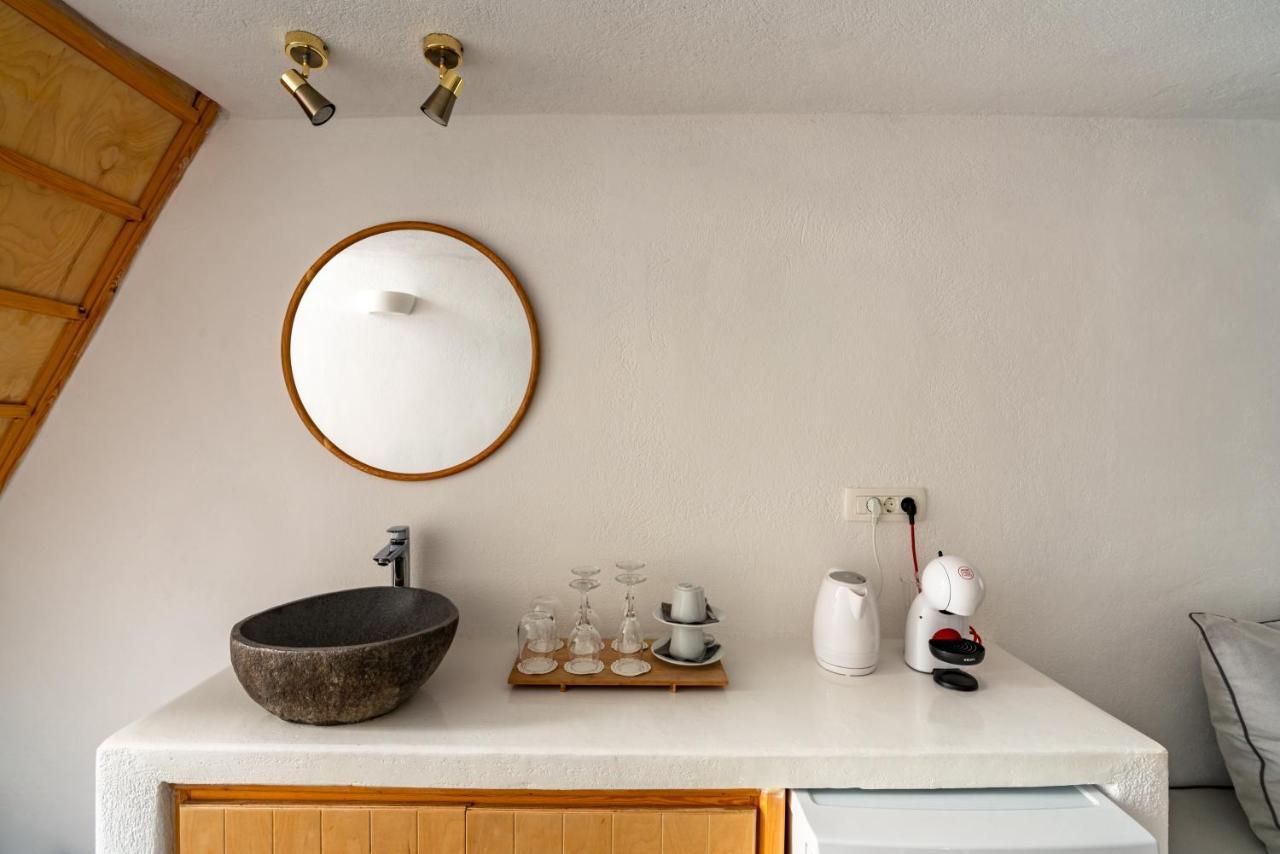Akron Cliff Suite Fira  Esterno foto