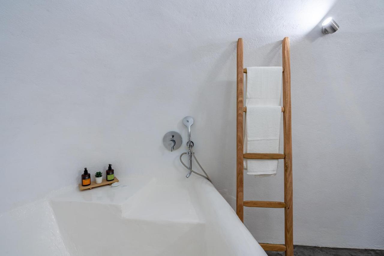 Akron Cliff Suite Fira  Esterno foto