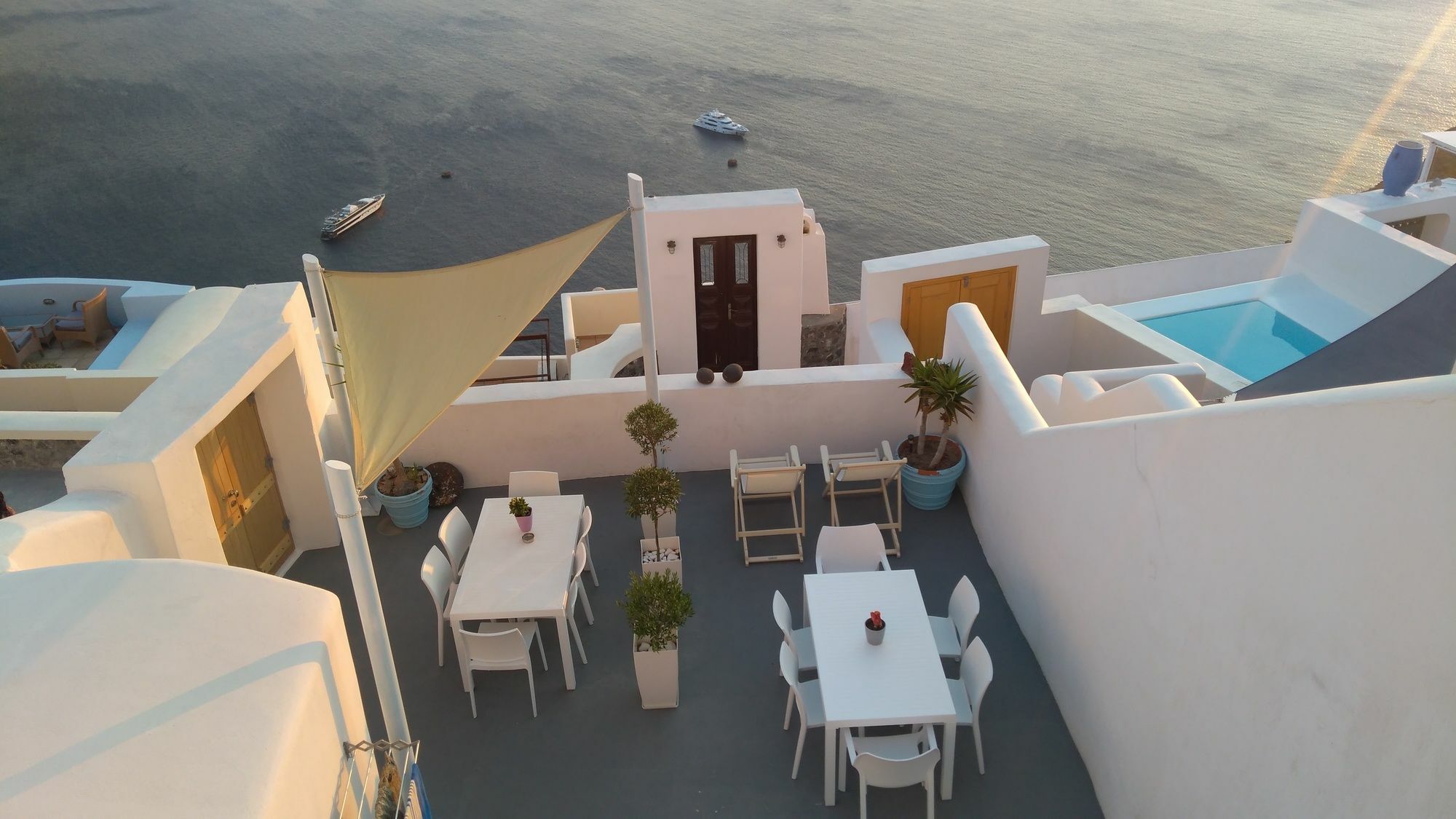 Akron Cliff Suite Fira  Esterno foto